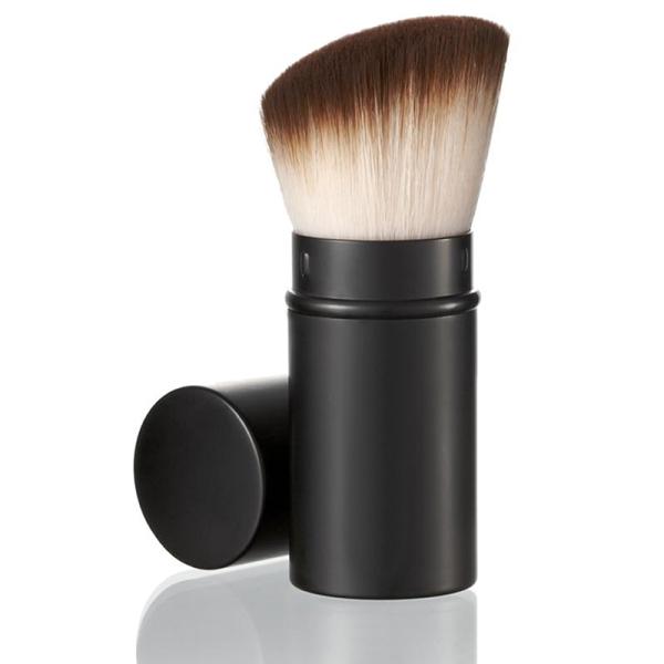 Retractable blush brush